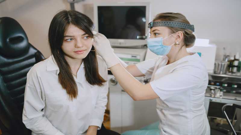 How Ear Piercing Shops Help Reduce Infection Risks During Piercings